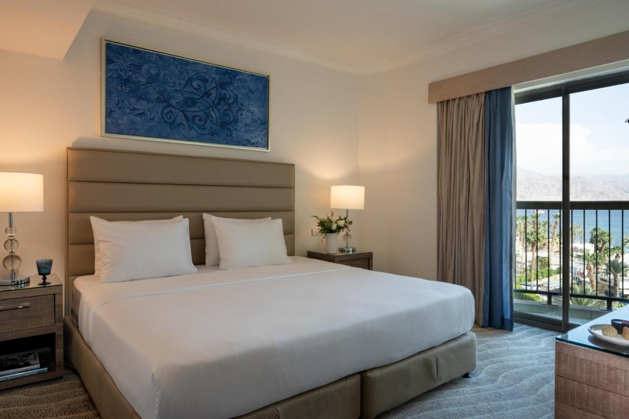 Queen Of Sheba エイラート エクステリア 写真 A bedroom at the Hilton Tel Aviv